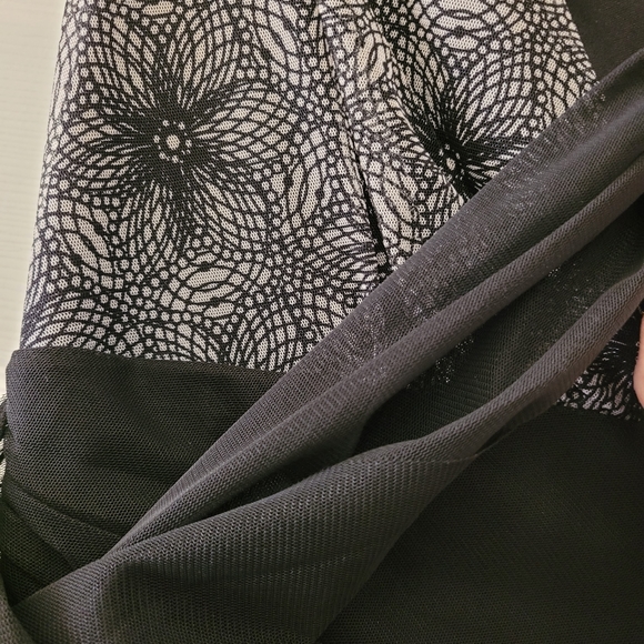 Stunning London Times Dress! LIKE NEW!! Size 4 - Picture 9 of 12